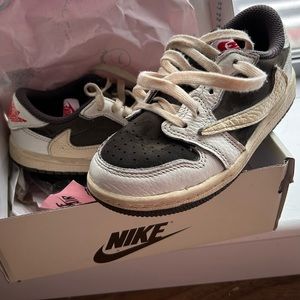 Travis Scott Jordan retro Low Og SP size 9